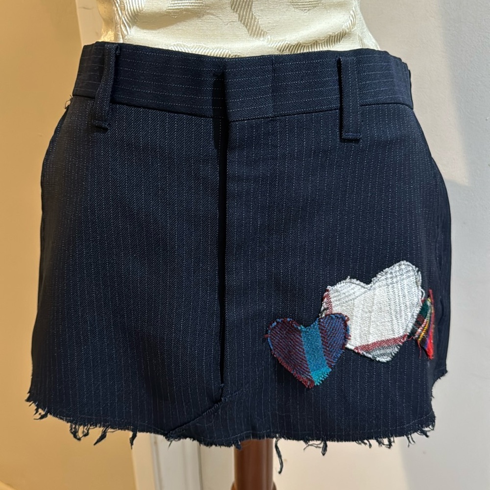 Urban Renewal Mini Pinstripe Navy Heart Patches Pockets Upcycled Zip Up Skirt L - Picture 3 of 13